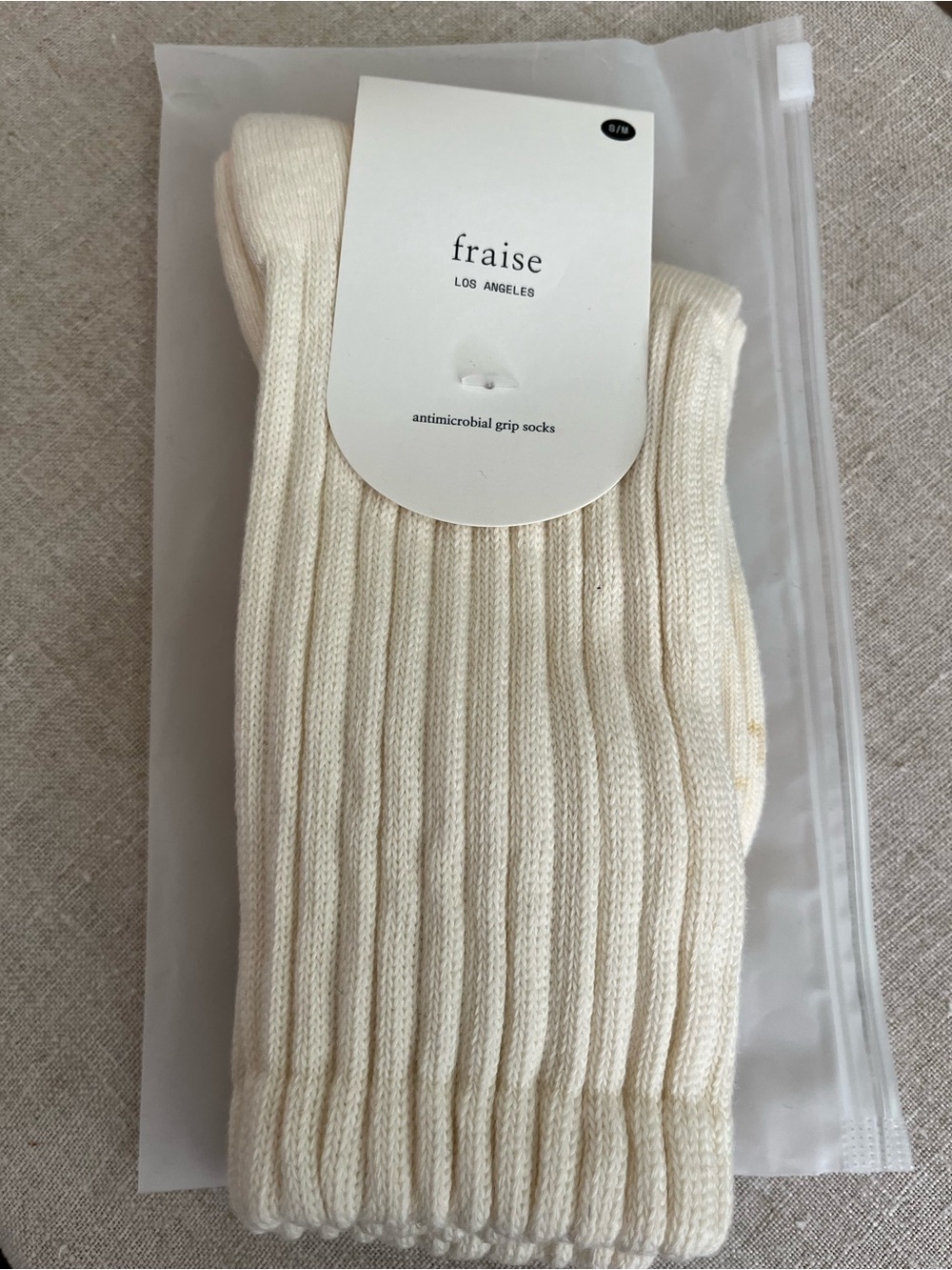 Brand New Fraise Cream Slouch  Antimicrobial Pilates Grip Socks S/M
